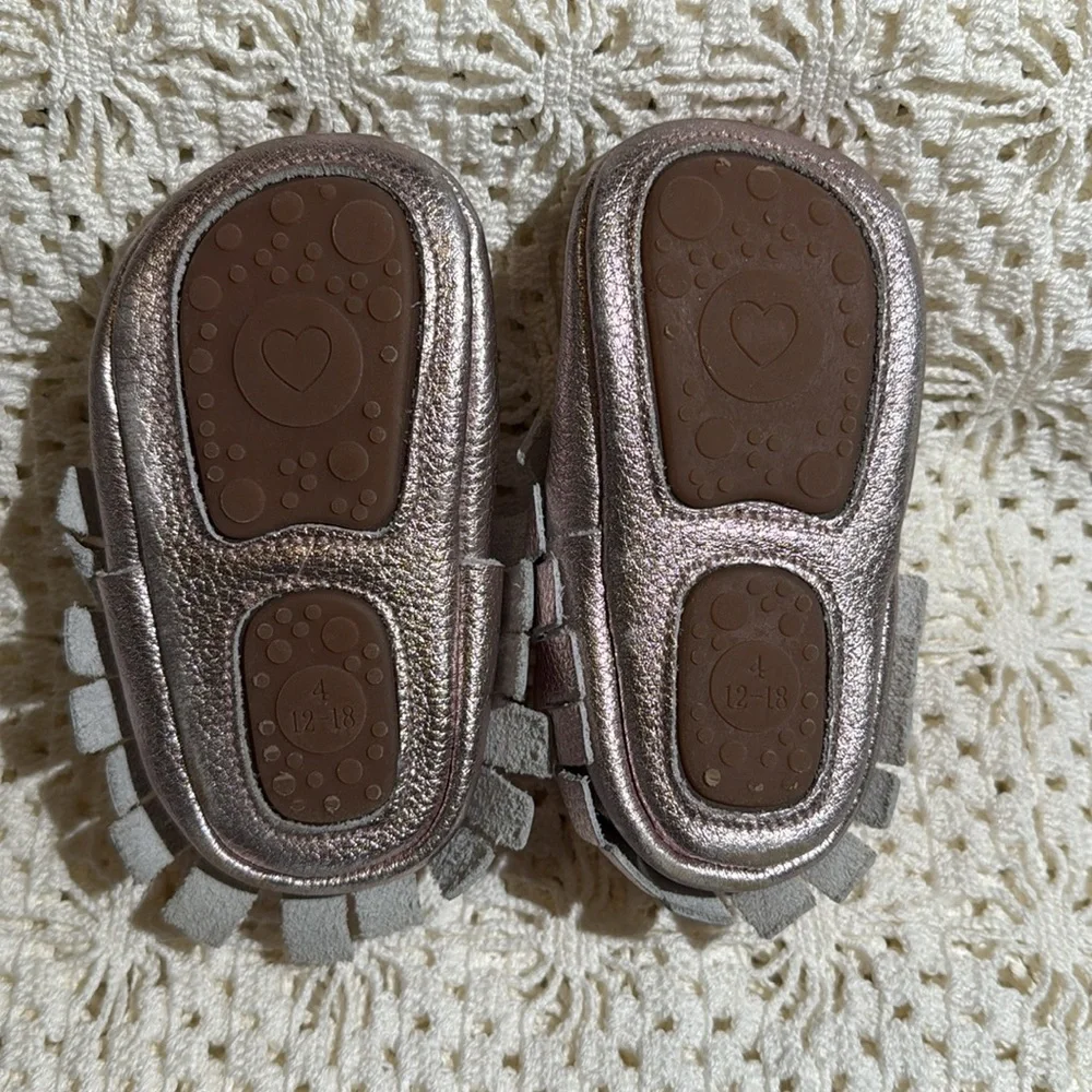 Pottery Barn infant shoes sz 4 (12-18 mos) rose gold